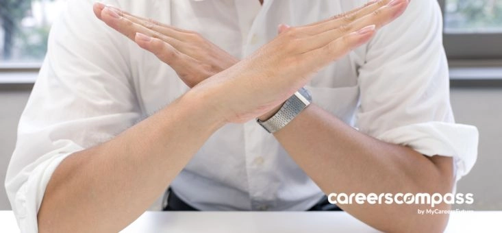 How to Craft a Job Rejection Email for Your Candidates [With Samples]